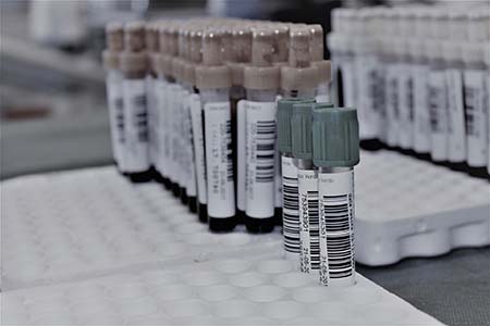 pharma-40-industria-farmaceutica-scoperta-robot-collaborativi(450x300)